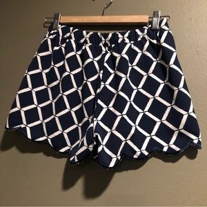 Mine Scalloped Hem Shorts, Medium